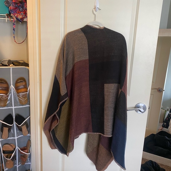 🦋 2 for 10 🦋 REVERSIBLE PONCHO SHIRT - Picture 3 of 3